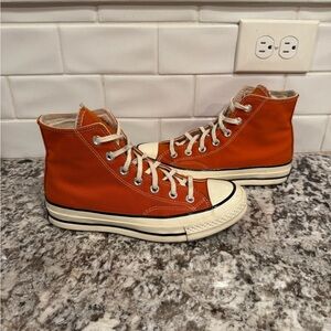Women’s Converse (size 7.5)